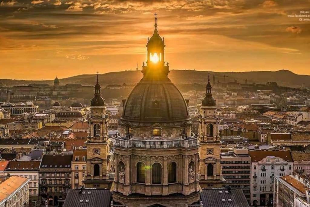 New Downtown With Hydromassage Shower, Terrace & Ac Apartamento Budapest
